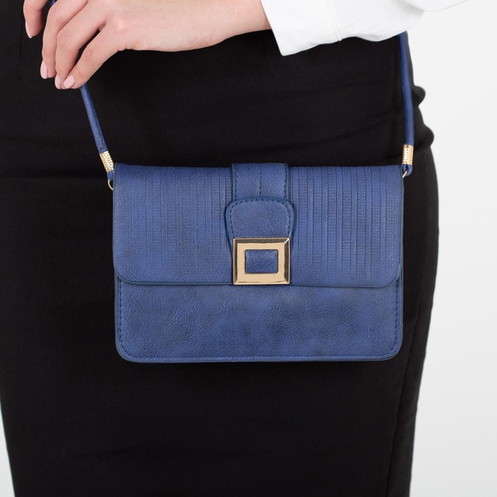 Сумка женская, 2 отдела на клапане, длинный ремень, цвет синий