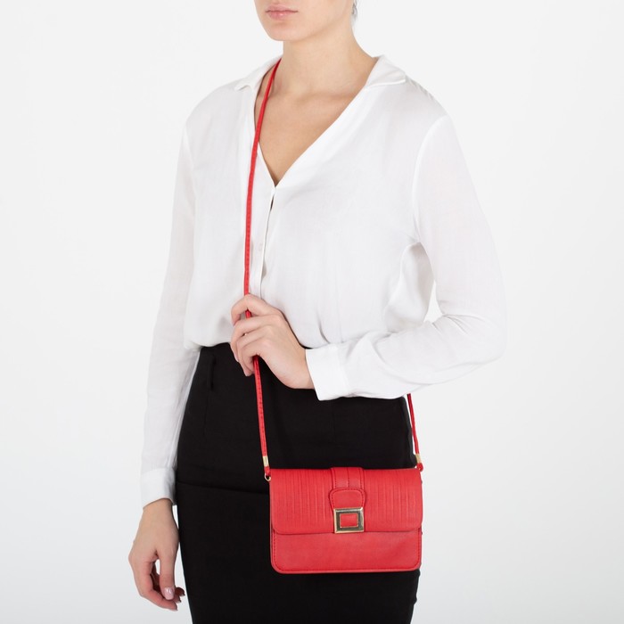 Сумка женская, 2 отдела на клапане, длинный ремень, цвет красный