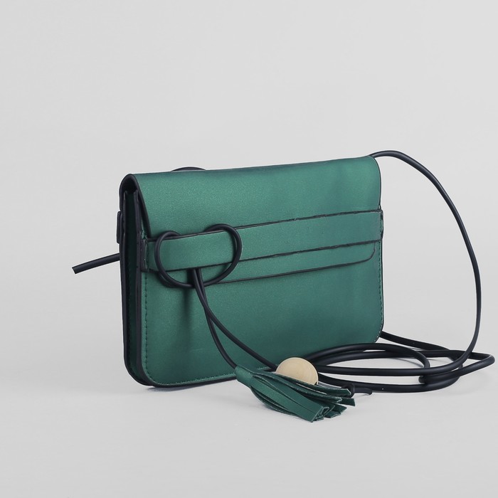Сумка женская, 2 отдела на клапане, длинный ремень, цвет зелёный