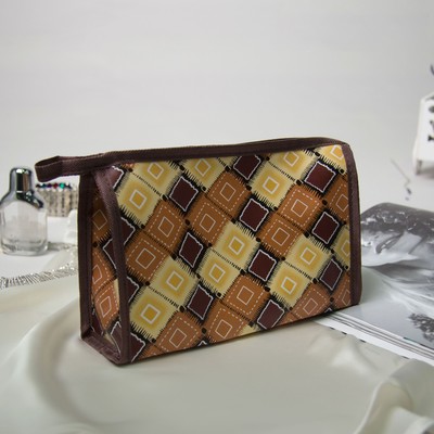 Косметичка треугольная, отдел на молнии, цвет коричневый