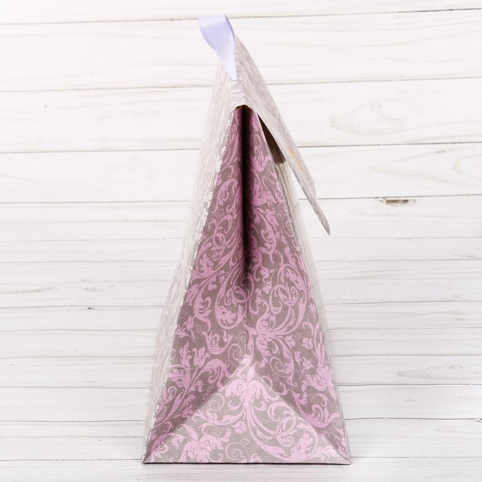 Пакет подарочный «Кружево», 23,5 × 19,5 × 11 см