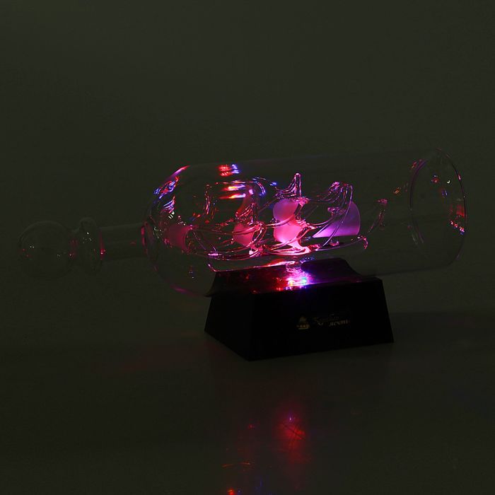 Корабль сувенирный в бутылке с белыми парусами «Корабль мечты», 8 х 8 х 26 см