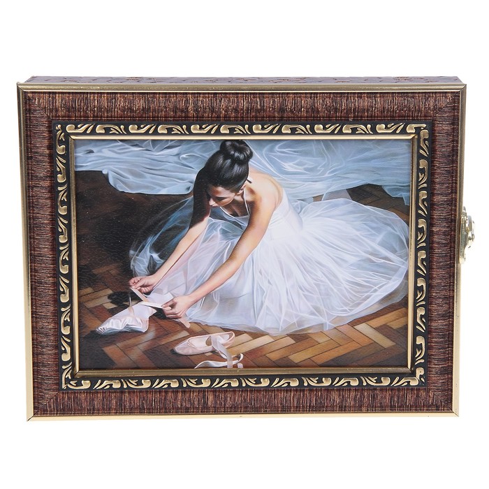 Ключница  "Балерина" багет 18х23х5 см
