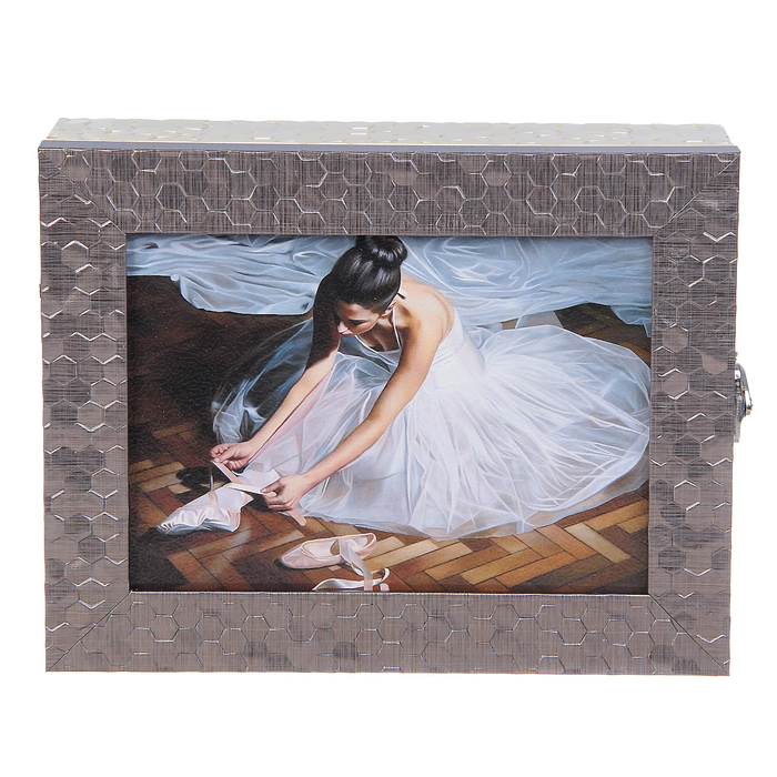 Ключница  "Балерина" багет 18х23х5 см