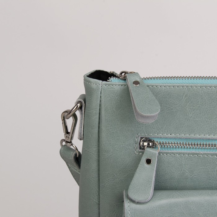 Сумка женская, отдел с перегородкой на молнии, 3 наружных кармана, длинный ремень, цвет зелёный