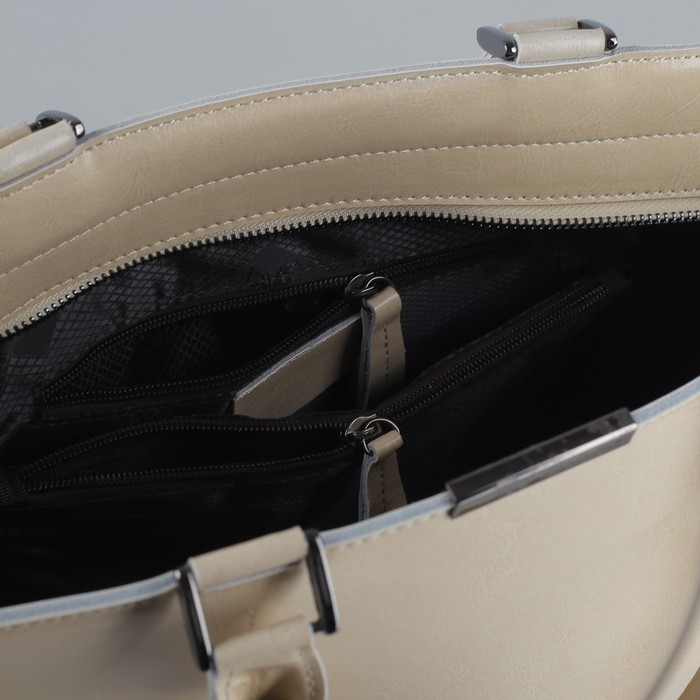 Сумка женская, отдел с перегородкой, наружный карман, длинный ремень, цвет молочный