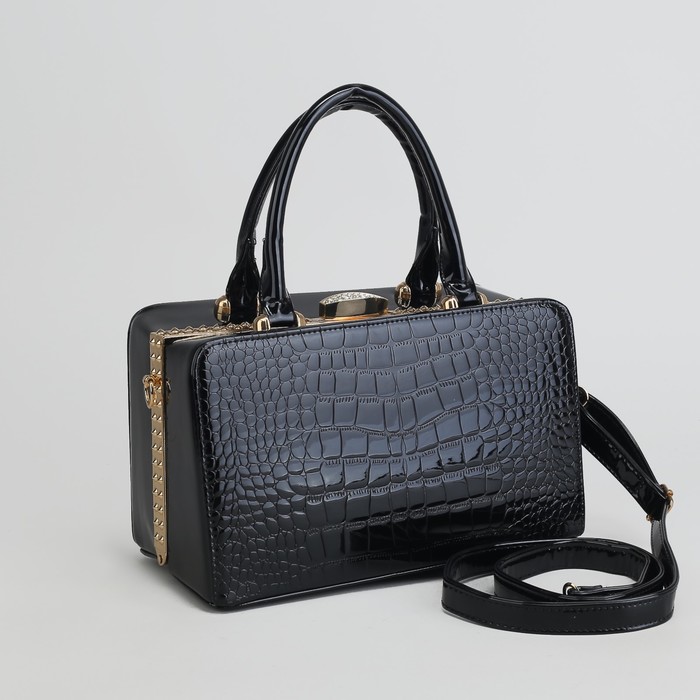 Сумка женская, отдел с перегородкой на фермуаре, наружный карман, длинный ремень, цвет чёрный