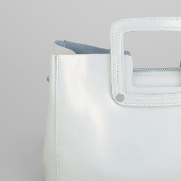 Сумка женская, отдел с перегородкой на молнии, наружный карман, длинный ремень, цвет серебристый