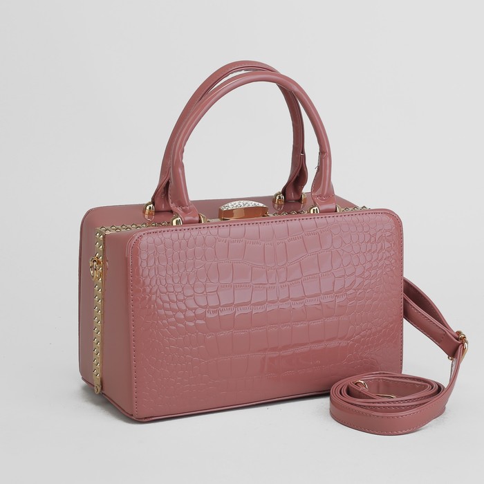 Сумка женская, отдел с перегородкой на фермуаре, наружный карман, длинный ремень, цвет пудровый