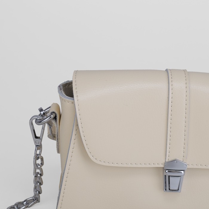 Сумка женская, отдел с перегородкой на молнии, наружный карман, длинный ремень, цвет бежевый