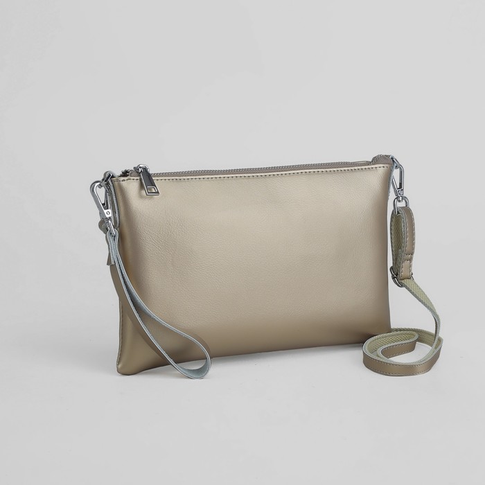 Клатч женский на молнии, отделение с перегородкой, наружный карман, ручка, длинный ремень, цвет золото