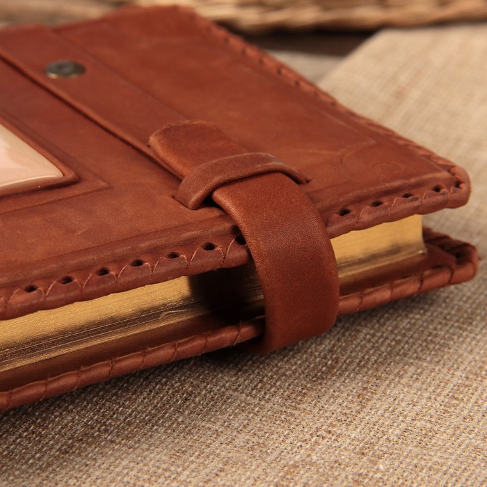 Ежедневник "Универсальный" натур. кожа, коричневый с камнем 12×16,5 см