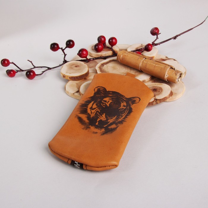 Ключница на молнии "Тигр", с кольцом, цвет коричневый