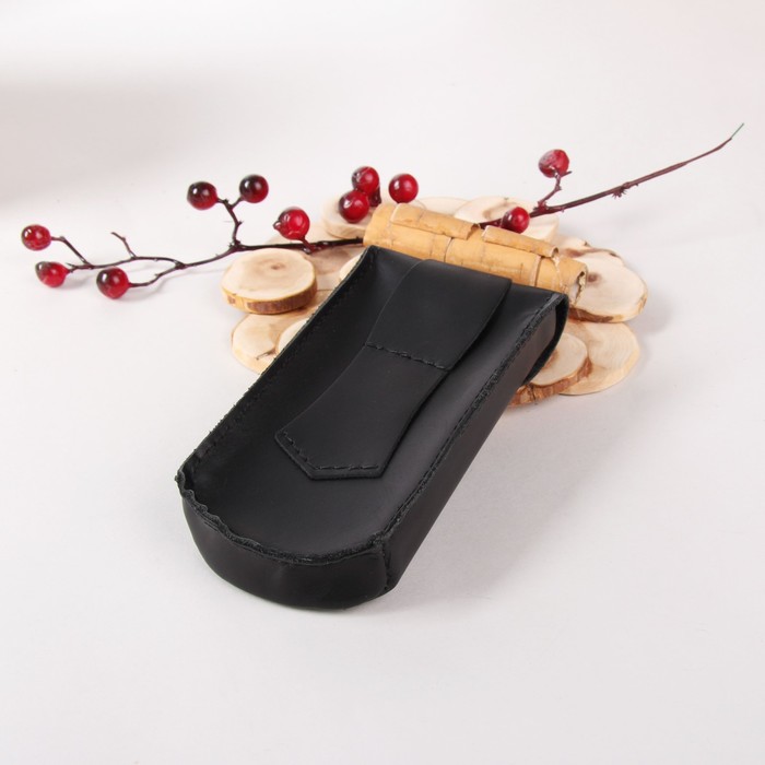 Футляр для очков, отдел на клапане, цвет чёрный