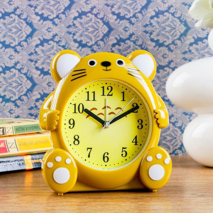 Будильник "Зверушки", арабские цифры, на циф-те рисунок, микс цветов и зверей, 13,5*15 см