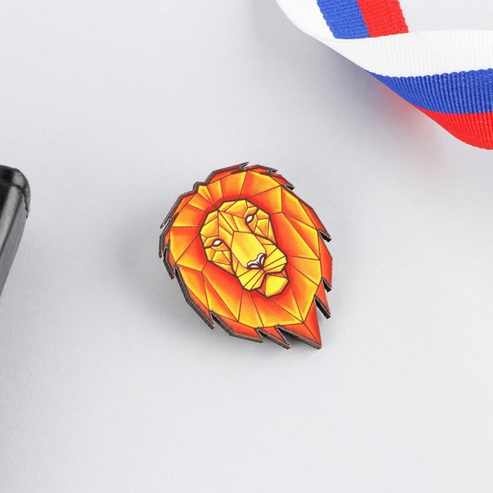 Деревянный значок "Моему льву"