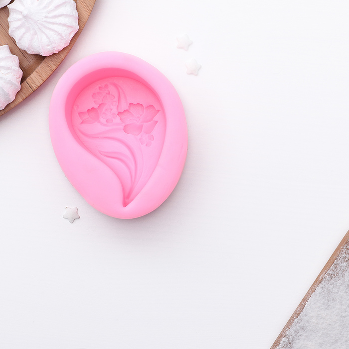 Молд 9х7,5х3,8 см "Цветы в капле", цвет розовый