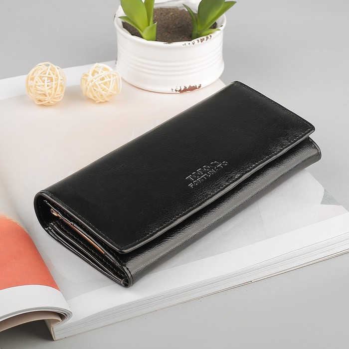 Кошелёк женский на кнопке, 2 отдела, отделы для кредиток и монет, цвет чёрный