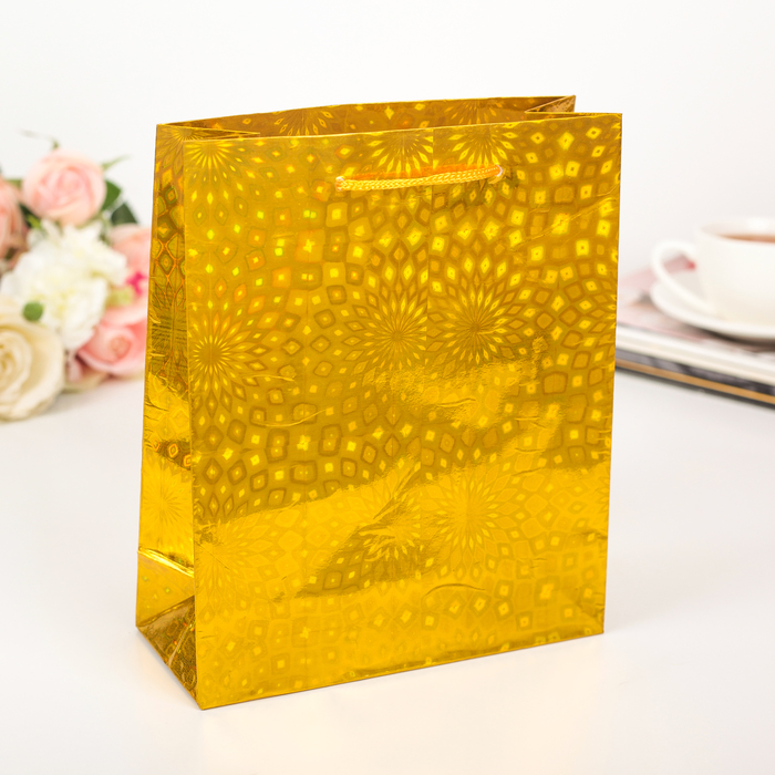 Пакет голография, цвет жёлтый, рисунок МИКС, 18 х 21 х 7 см