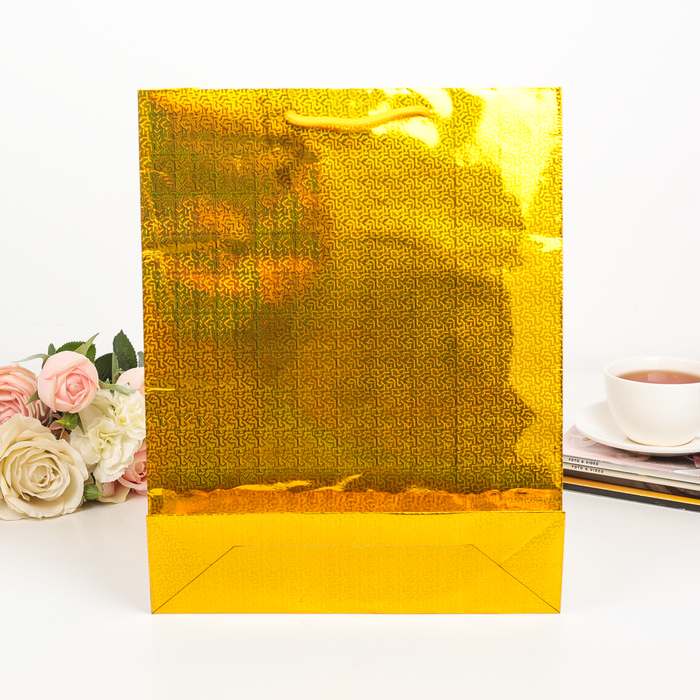 Пакет голография, цвет желтый, рисунок МИКС, 26 х 34 х 8 см