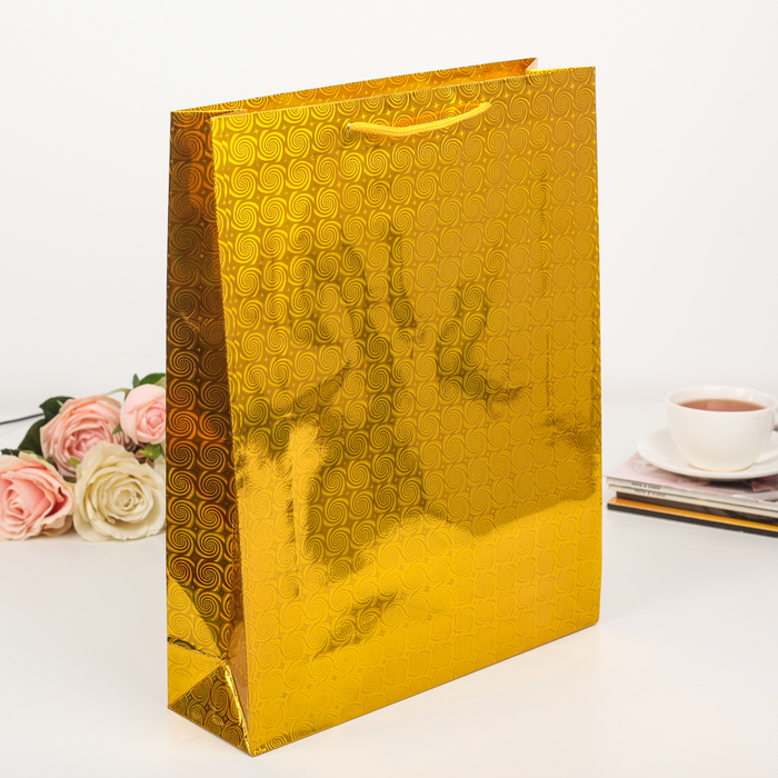 Пакет голография, золотой, рисунок МИКС, 29 х 38 х 9 см