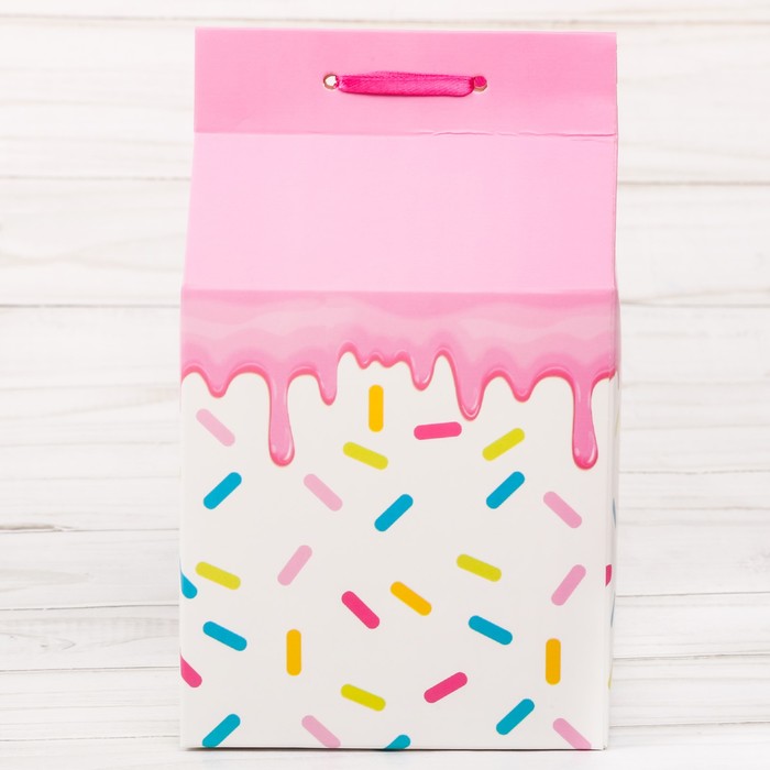 Упаковка для кондитерских изделий «Побалуй себя», 8 х 10 х 16 см