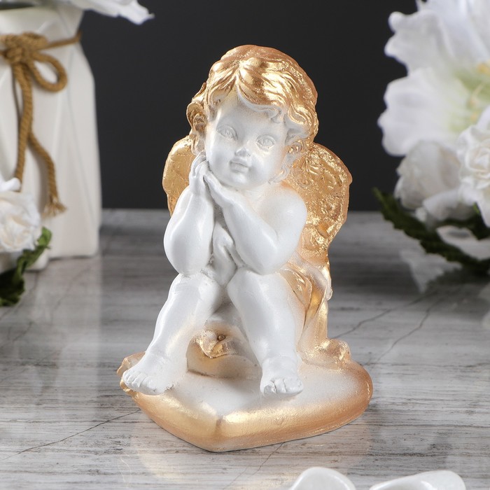 Сувенир-статуэтка средняя "Ангел на сердце"