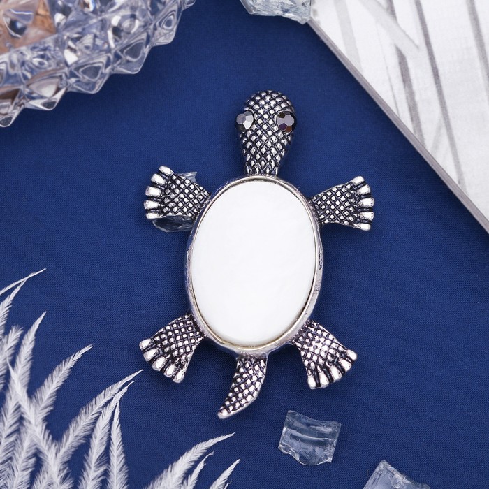 Брошь черепашка "Перламутр" в чернёном серебре