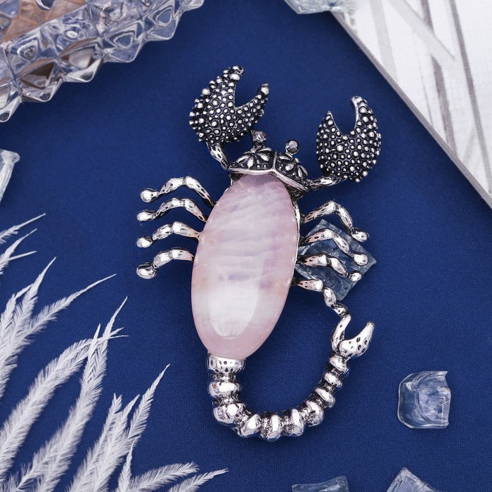 Брошь скорпион "Кварц розовый" в чернёном серебре