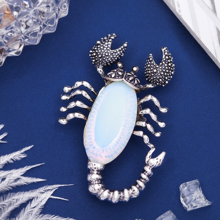 Брошь скорпион "Лунный камень" в чернёном серебре