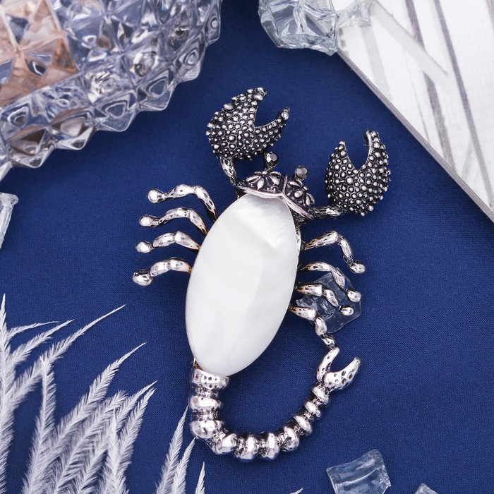 Брошь скорпион "Перламутр" в чернёном серебре