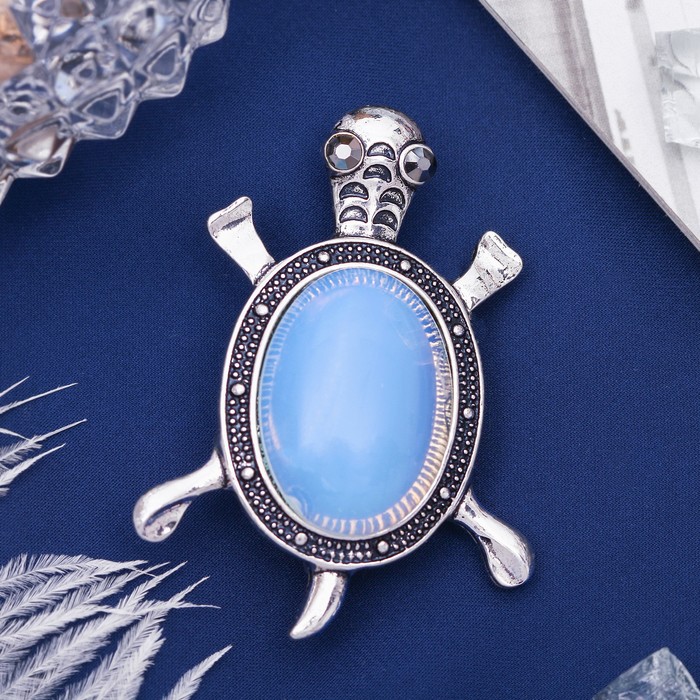 Брошь черепаха "Лунный камень" в чернёном серебре