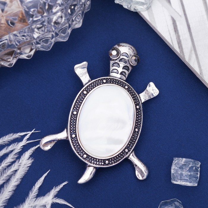 Брошь черепаха "Перламутр" в чернёном серебре
