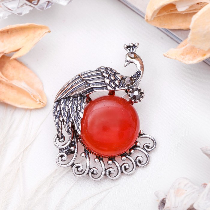 Брошь павлинушка "Сердолик" в чернёном серебре