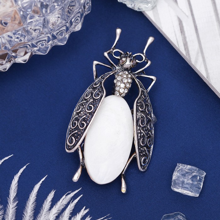 Брошь муха-цокотуха "Перламутр" в чернёном серебре