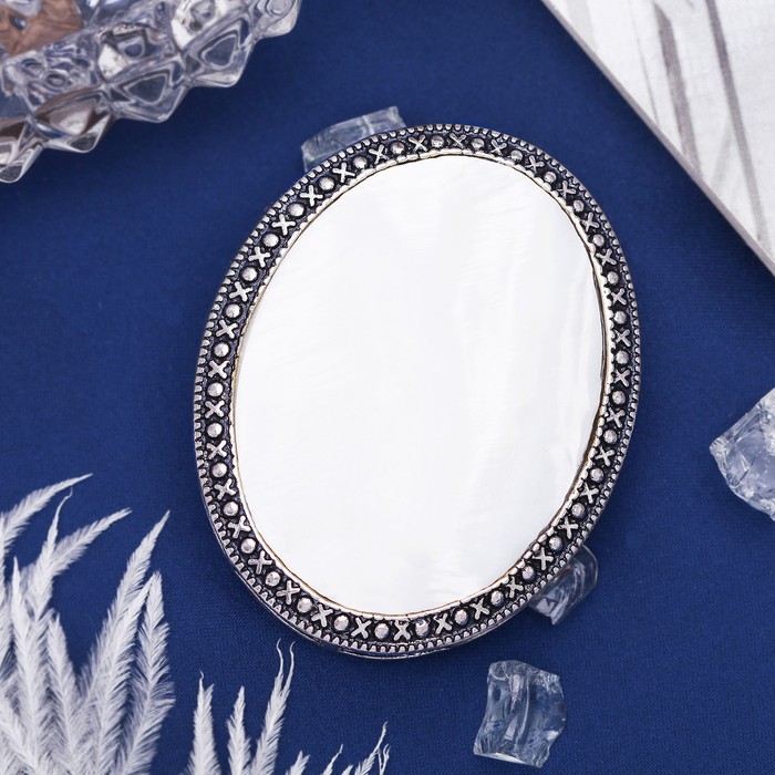 Брошь овал в металлической оправе "Перламутр" в чернёном серебре