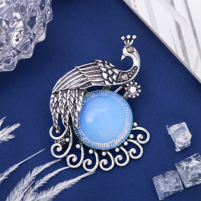 Брошь павлинушка "Лунный камень" в чернёном серебре