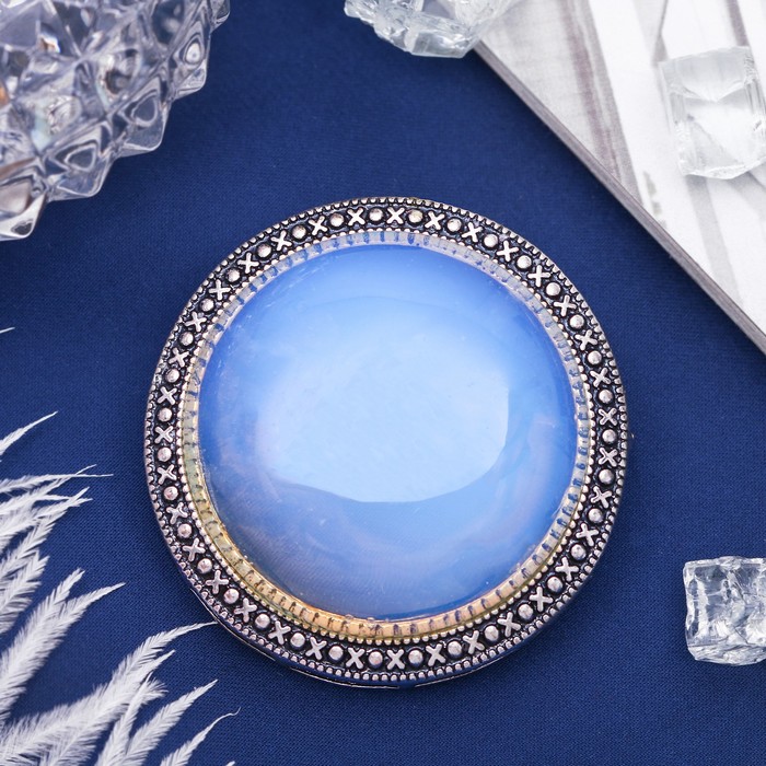 Брошь круг в металлической оправе "Лунный камень" в чернёном серебре