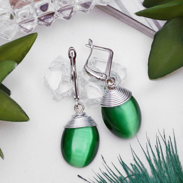 Серьги в металлической ракушке "Кошачий глаз", цвет зелёный