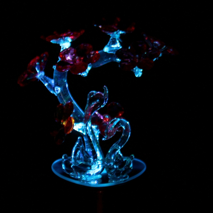 Сувенир световой "2 лебедя с розой"