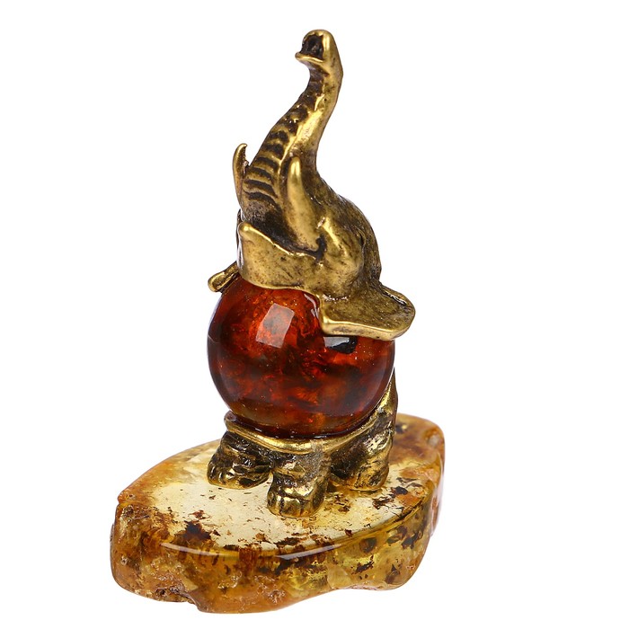 Сувенир «Слон на янтаре», натуральный янтарь