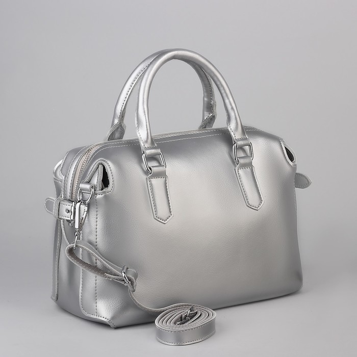 Сумка женская, отдел с перегородкой, длинный ремень, цвет серебристый