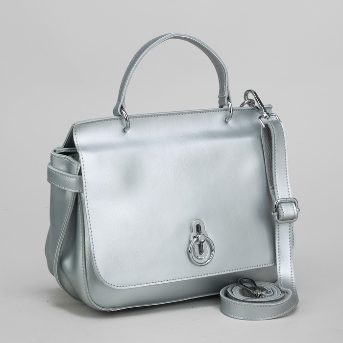 Сумка женская, отдел на молнии, наружный карман, длинный ремень, цвет серебристый