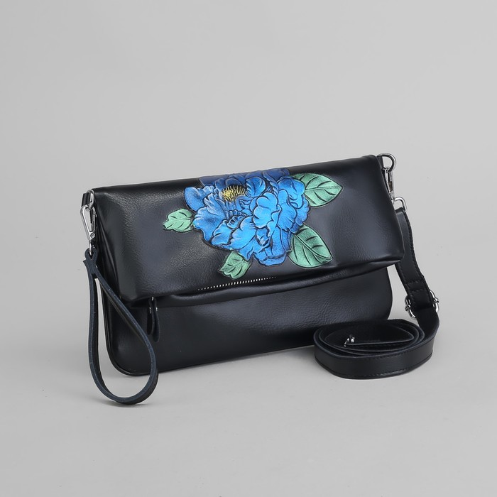 Клатч женский, отдел с перегородкой, 2 наружных кармана, с ручкой, длинный ремень, цвет чёрный