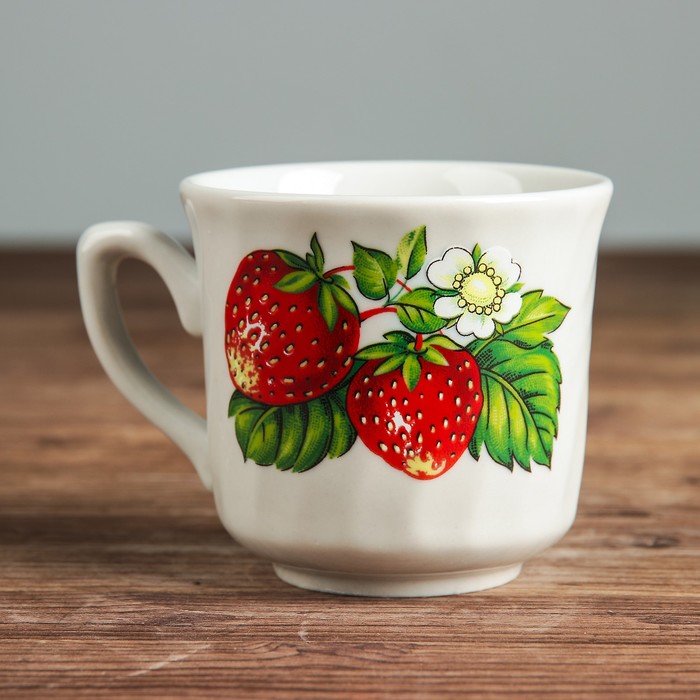 Кружка 0,22 л "Забава" земляничная пара, деколь