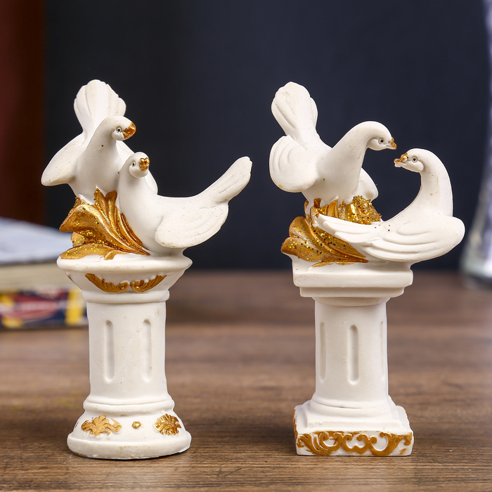 Сувенир "2 голубя на колонне с золотыми цветами"