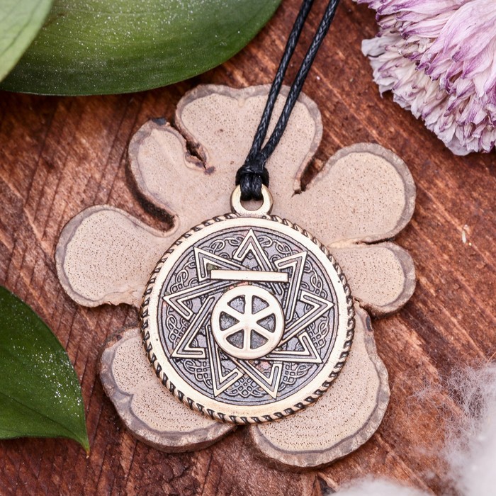 Славянские чертоги "Финист" (дает осмотрительность, склонность к опытам для того, чтобы познать различные стороны Жизни, способность не падать Духом в случае неудачи)