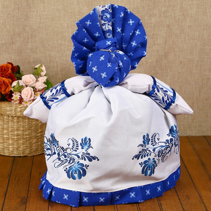 Грелка на чайник «Дымковская матрёшка», гжель