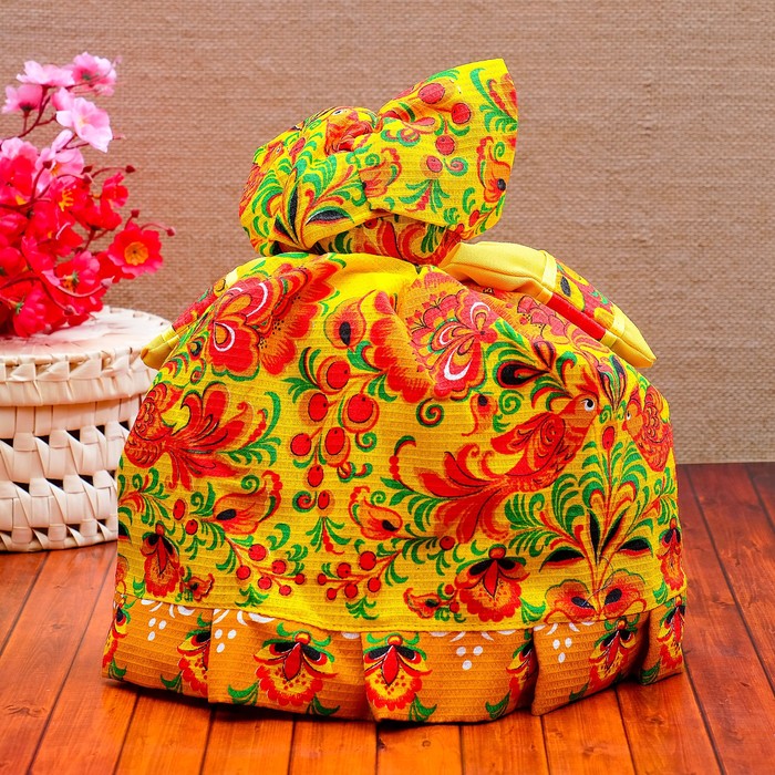 Грелка на чайник «Барыня», с балеро, роспись, жёлтая, малая