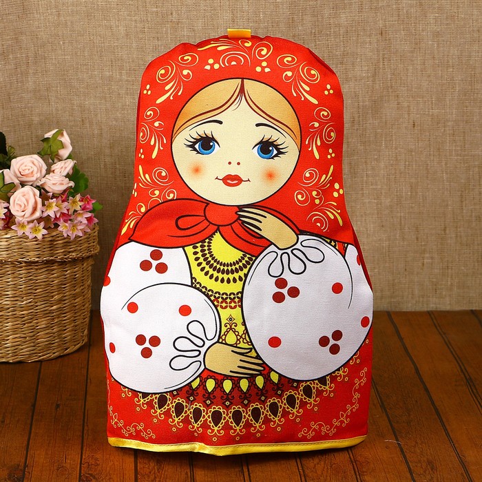 Грелка на чайник «Матрёшка», красный платок